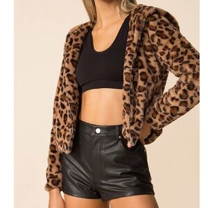 Superdown EUC Natalia Faux Fur Leopard Zip Up Jacket 🐆